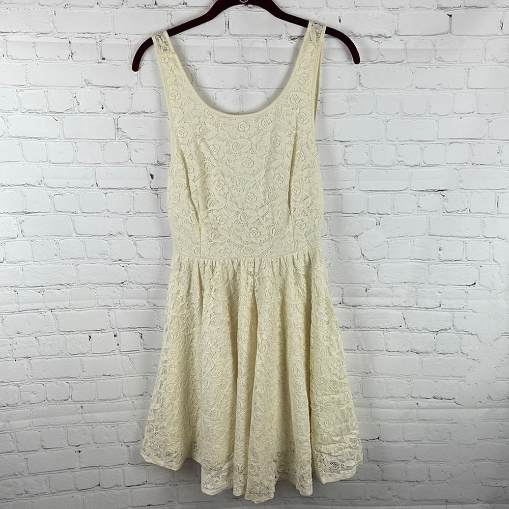 Pins & Needles Lace Sleeveless Dress with V Back
